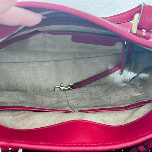 Michael Kors Jet Set Snap Pocket Tote - Picture 6 of 6